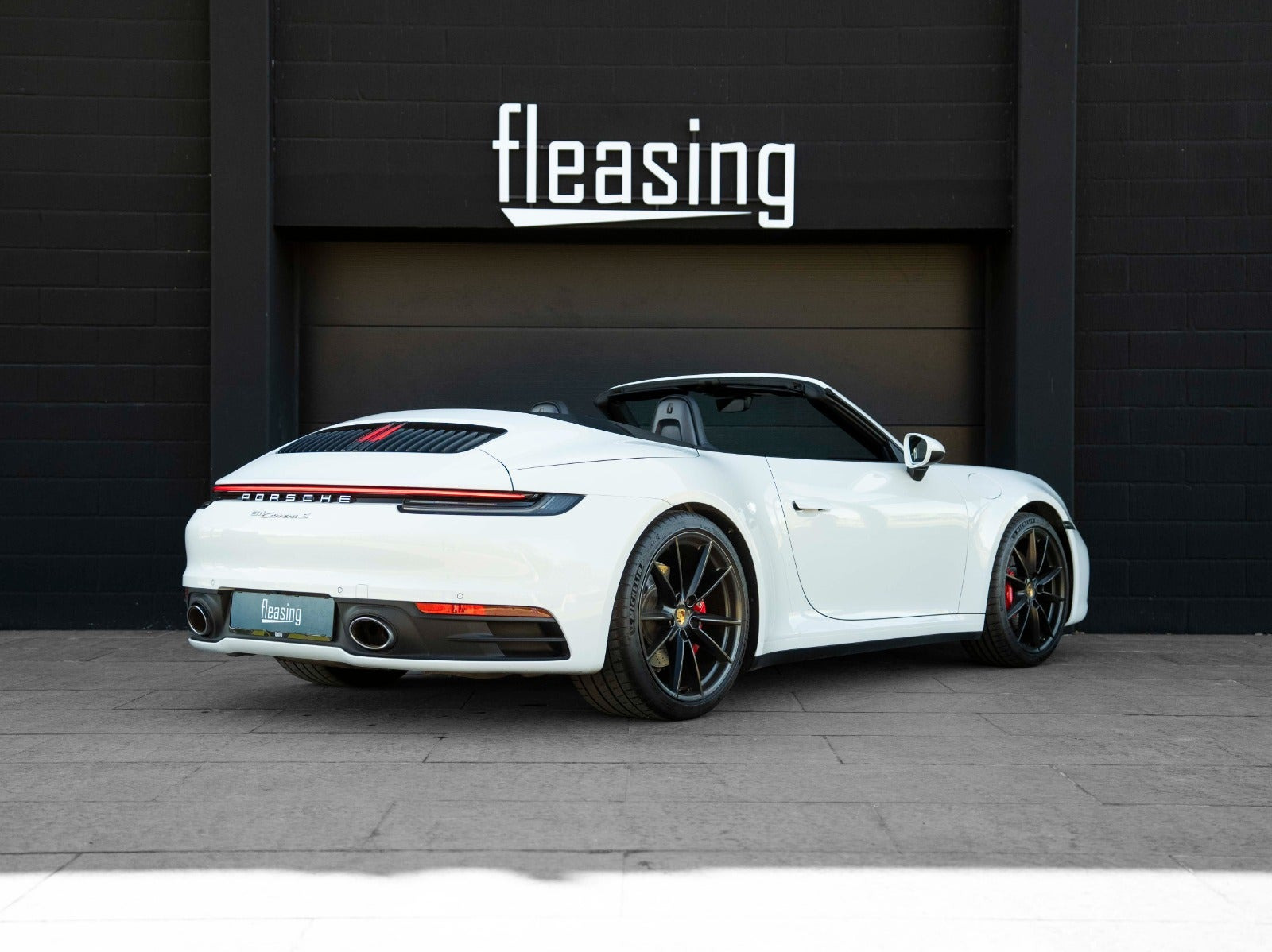 Hvid Porsche 911 Carrera S fra 2019