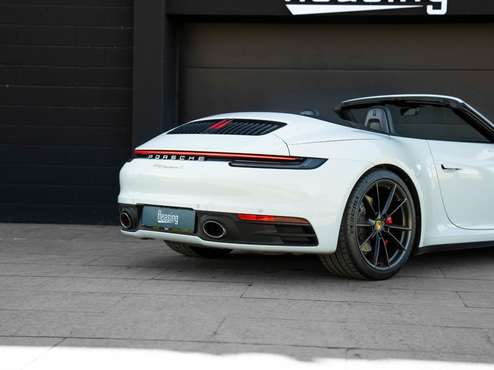 Hvid Porsche 911 Carrera S fra 2019