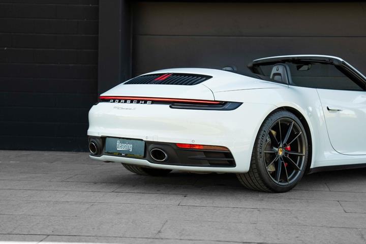 Hvid Porsche 911 Carrera S fra 2019