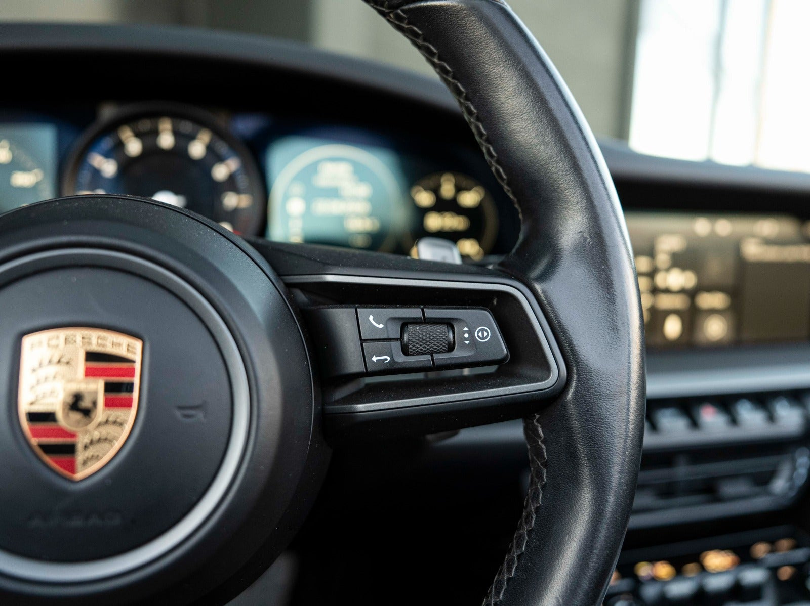 Hvid Porsche 911 Carrera S fra 2019