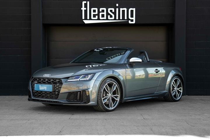 Grå Audi TTS fra 2019 set udefra