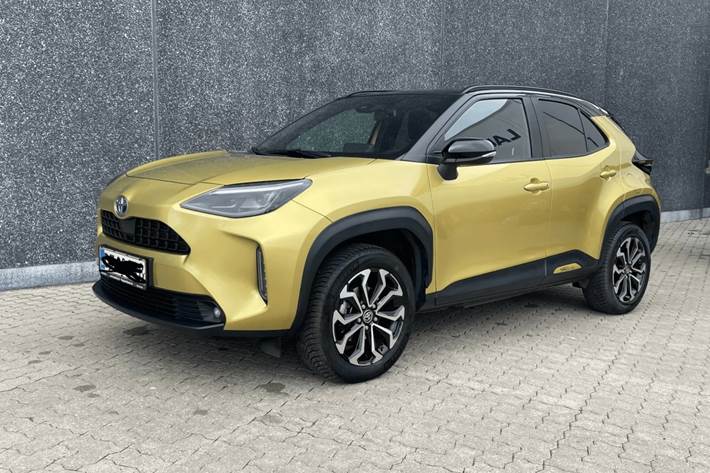 Gul Toyota Yaris Cross fra 2022