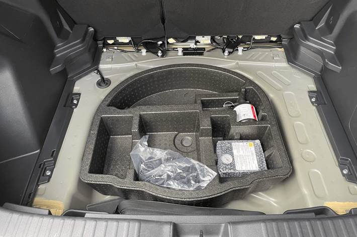 Gul Toyota Yaris Cross fra 2022