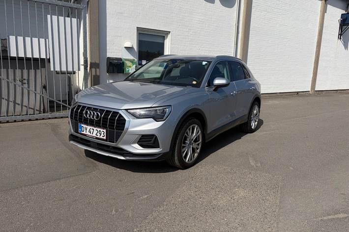 Grå Audi Q3 fra 2020