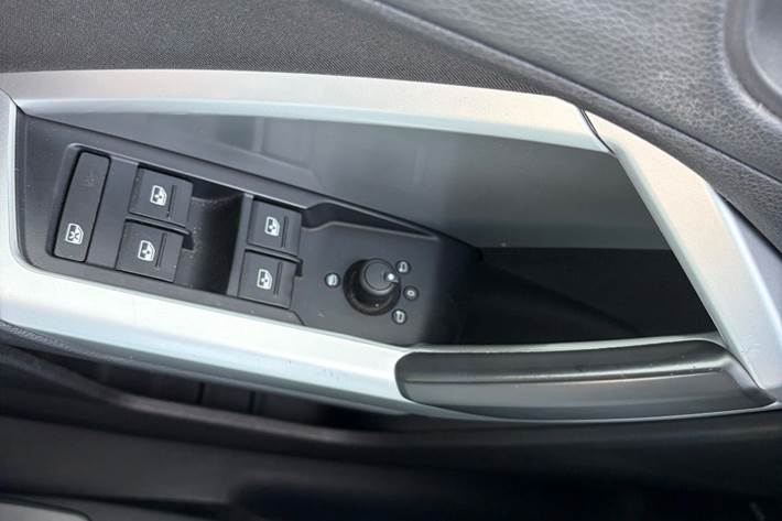 Grå Audi Q3 fra 2020