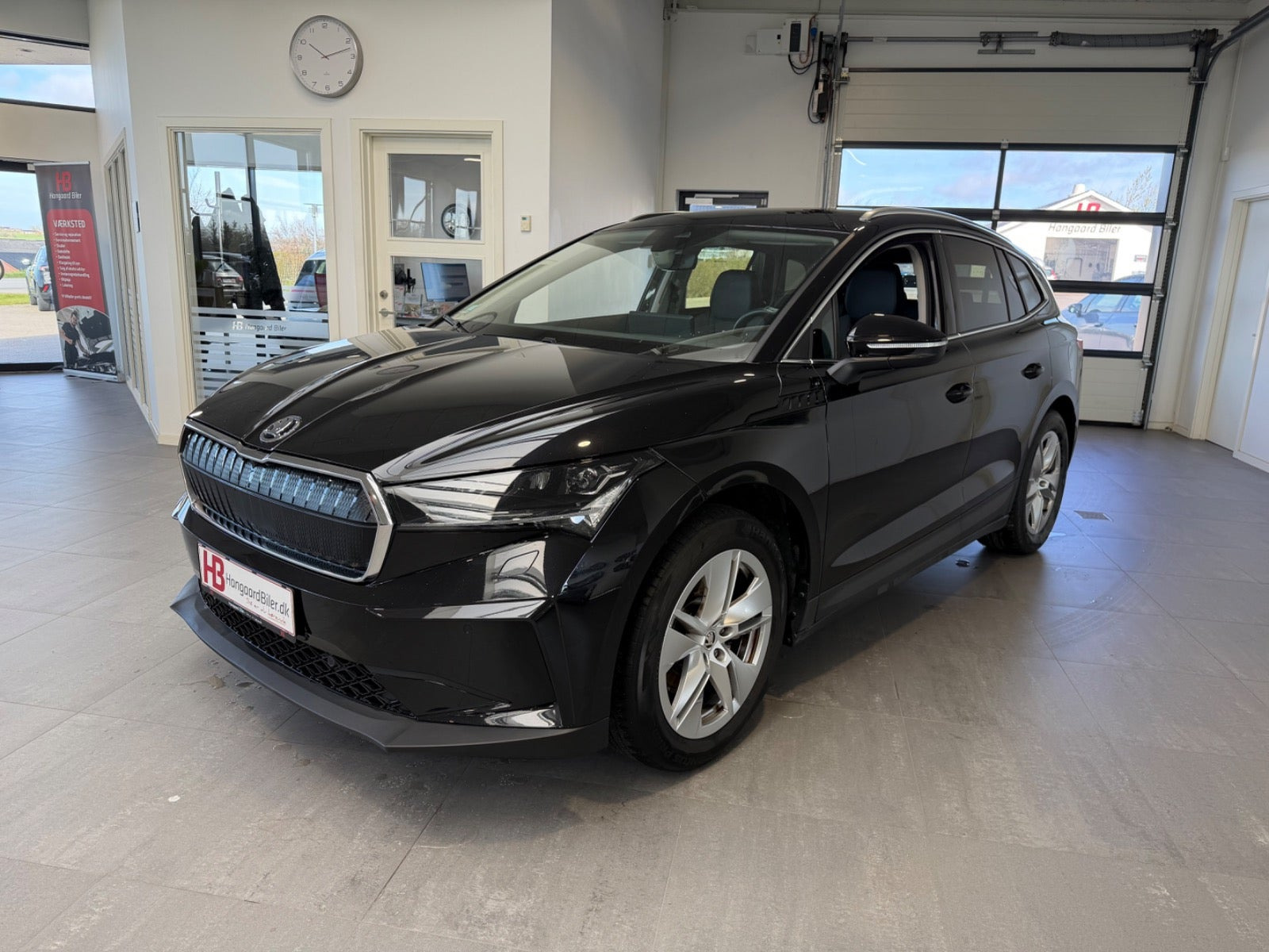 Sort Skoda Enyaq fra 2024