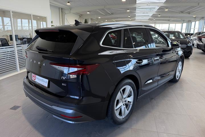 Sort Skoda Enyaq fra 2024