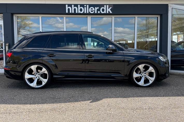 Gul Audi Q7 fra 2020