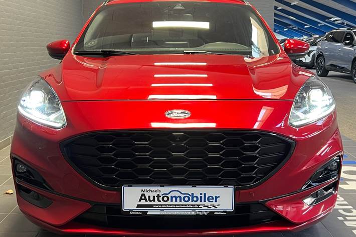 Rød Ford Kuga fra 2021