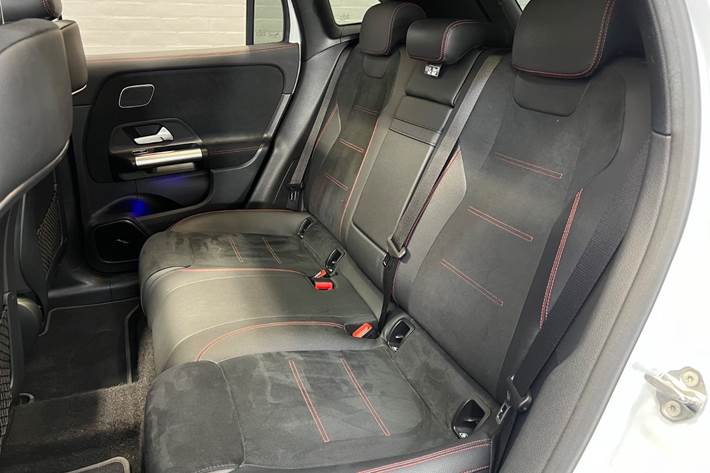 Hvid Mercedes EQA250 fra 2023
