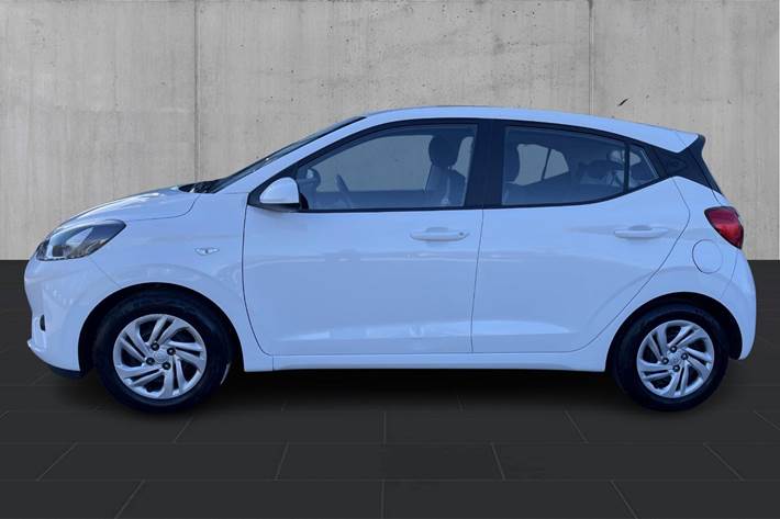 Hvid Hyundai i10 fra 2022
