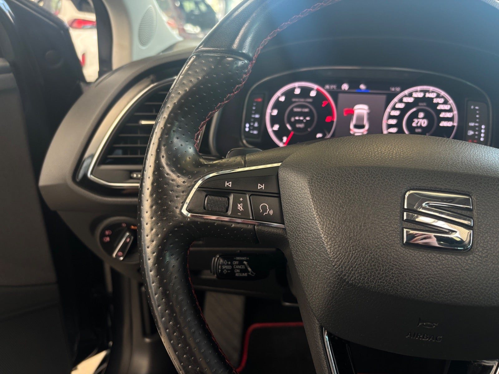 Grå Seat Leon fra 2019