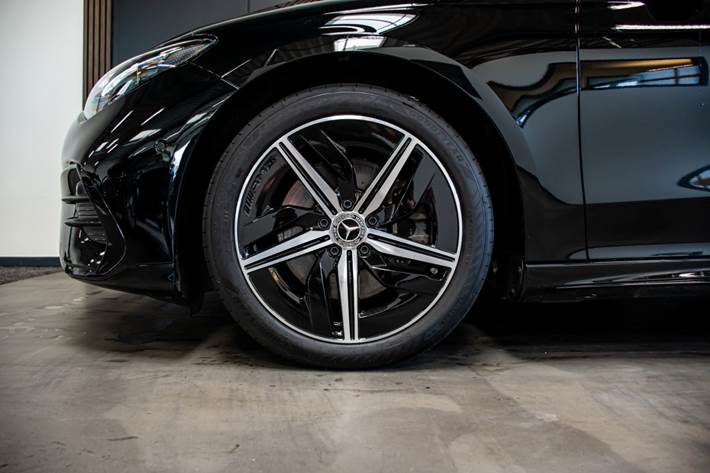 Sort Mercedes CLA250+ fra 2025