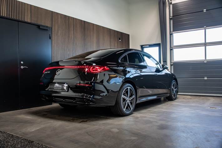 Sort Mercedes CLA250+ fra 2025