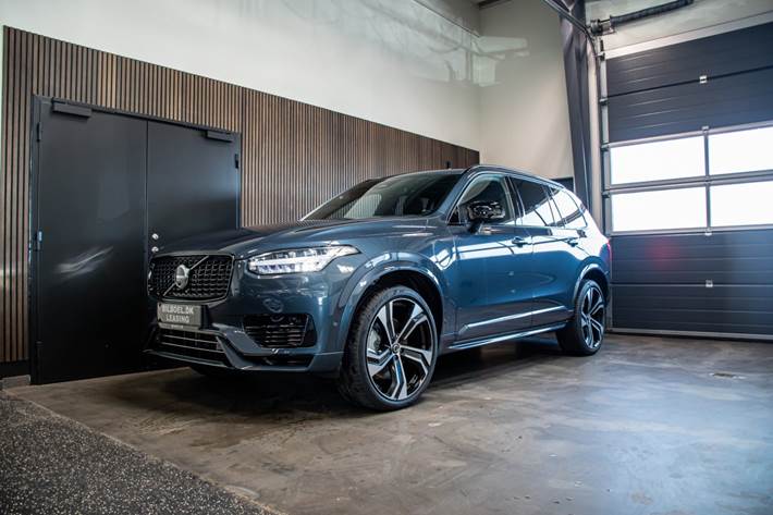 Blå Volvo XC90 fra 2022