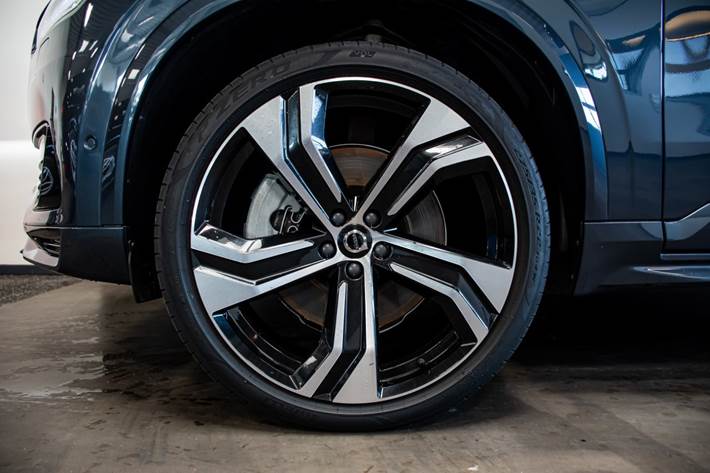 Blå Volvo XC90 fra 2022