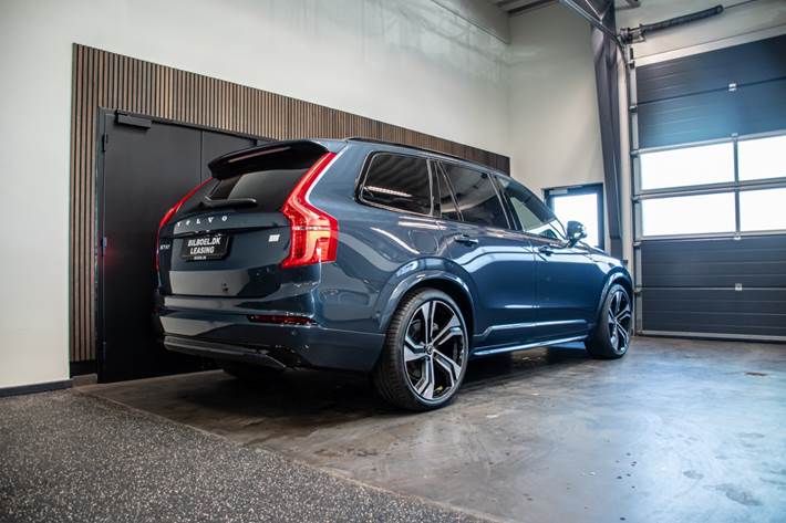 Blå Volvo XC90 fra 2022