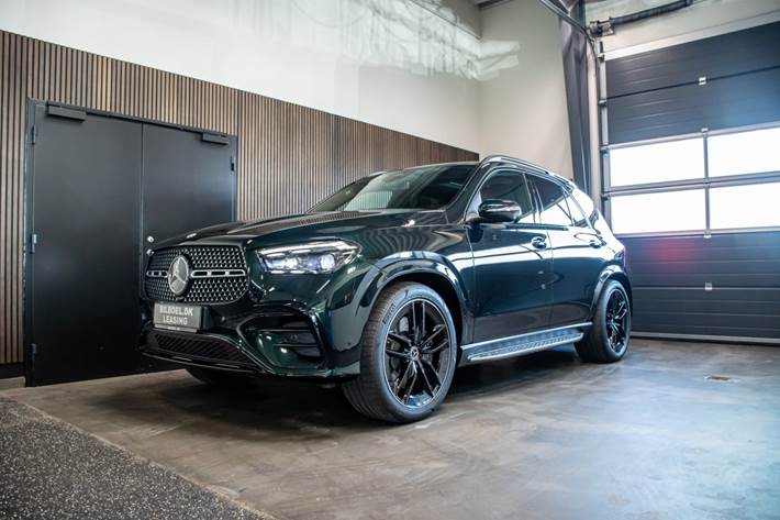 Grøn Mercedes GLE350 de fra 2025