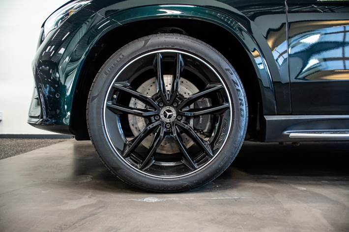 Grøn Mercedes GLE350 de fra 2025