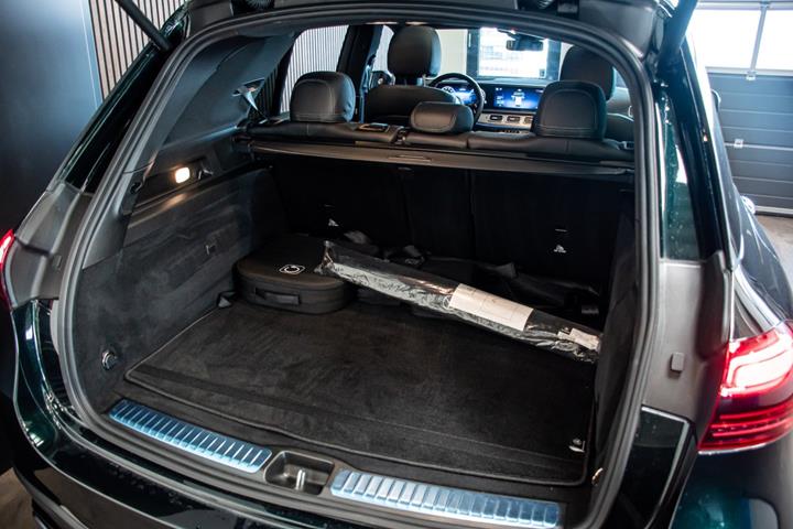 Grøn Mercedes GLE350 de fra 2025