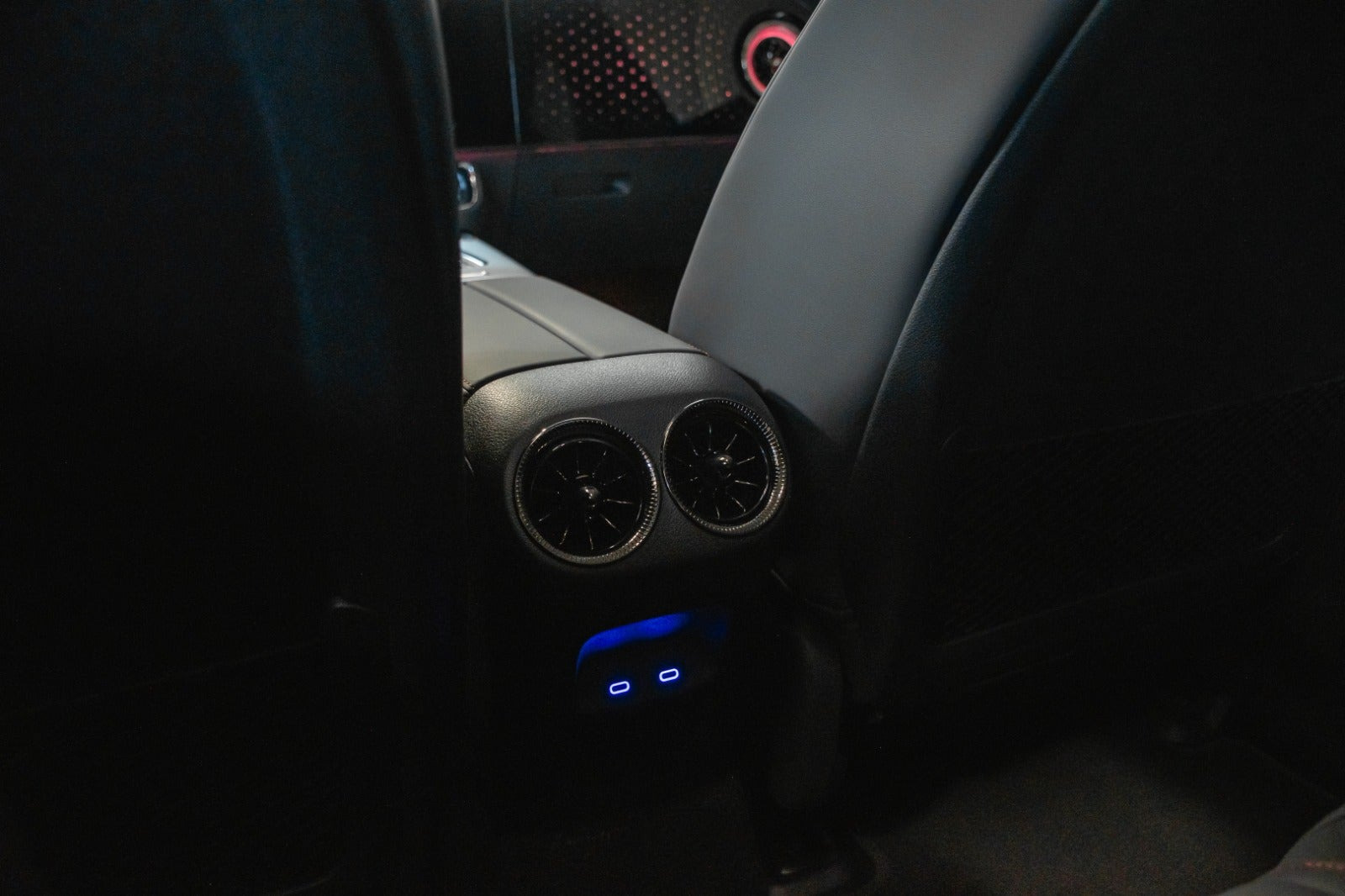 Sort Mercedes CLA250+ fra 2025