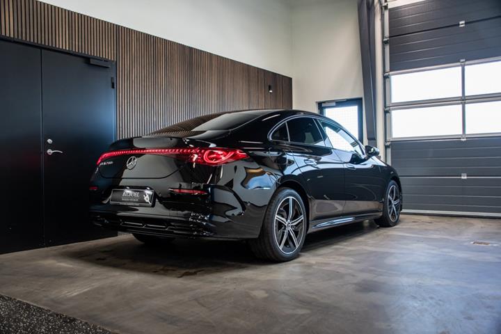 Sort Mercedes CLA250+ fra 2025