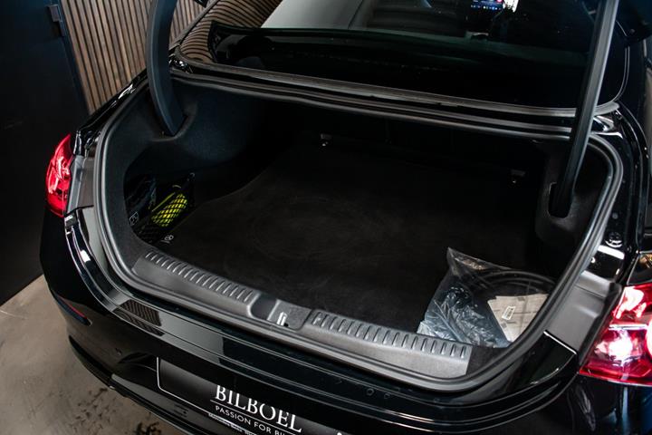 Sort Mercedes CLA250+ fra 2025