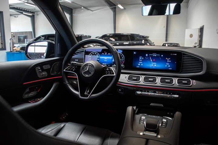 Grå Mercedes GLE350 de fra 2024