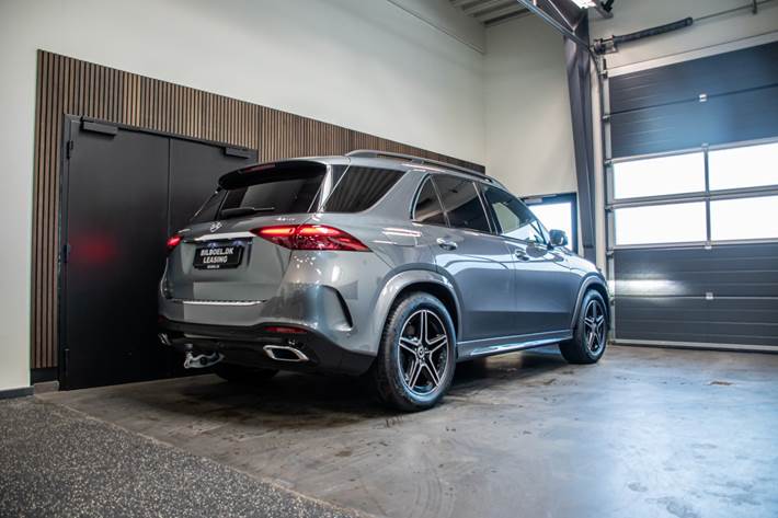 Grå Mercedes GLE350 de fra 2024