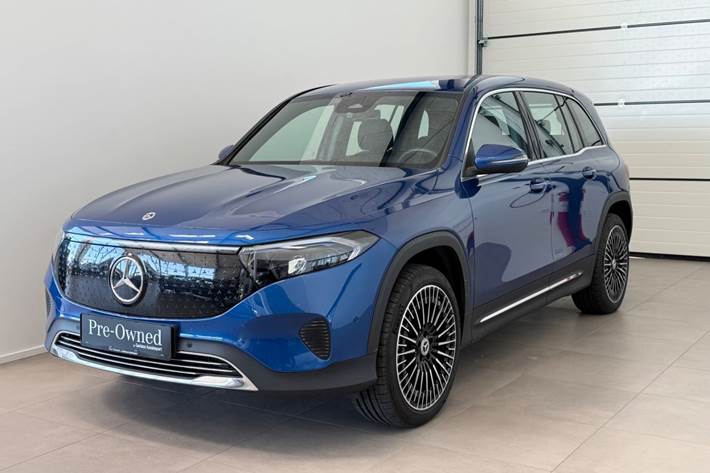 Blå Mercedes EQB300 fra 2025