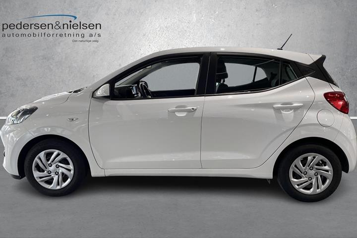 Hvid Hyundai i10 fra 2024