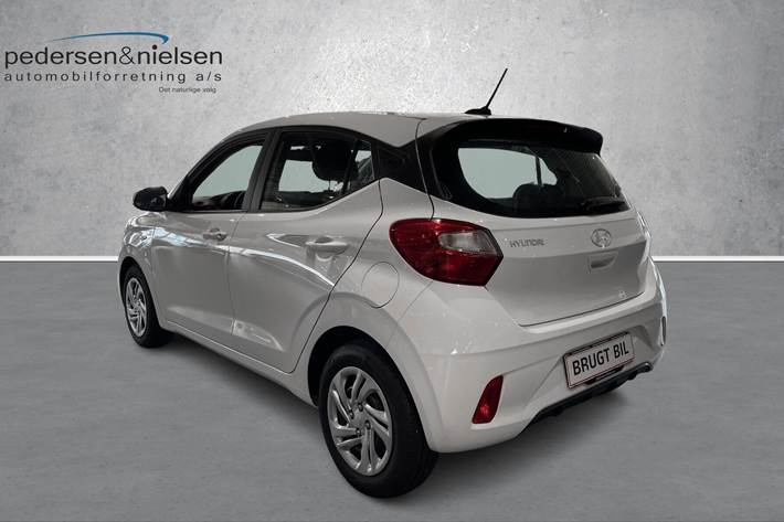 Hvid Hyundai i10 fra 2024