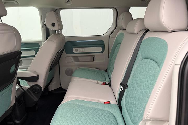Sølv VW ID.Buzz fra 2023