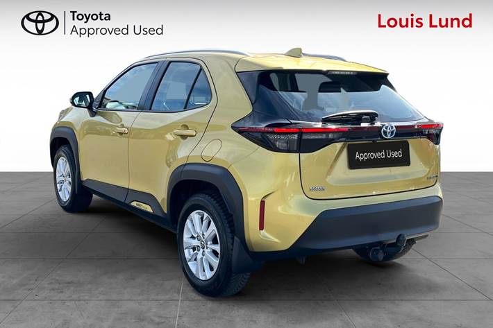 Gul Toyota Yaris Cross fra 2022