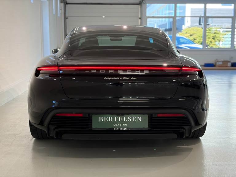 Porsche Taycan Turbo