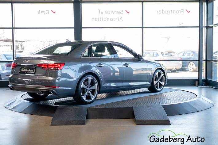 Grå Audi A4 fra 2019