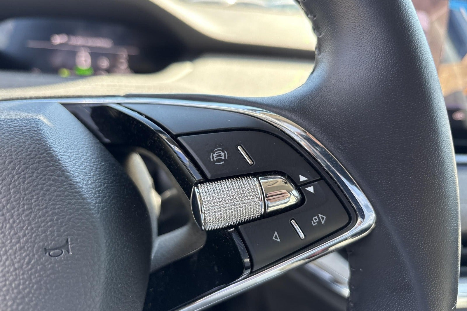 Blå Skoda Enyaq fra 2023
