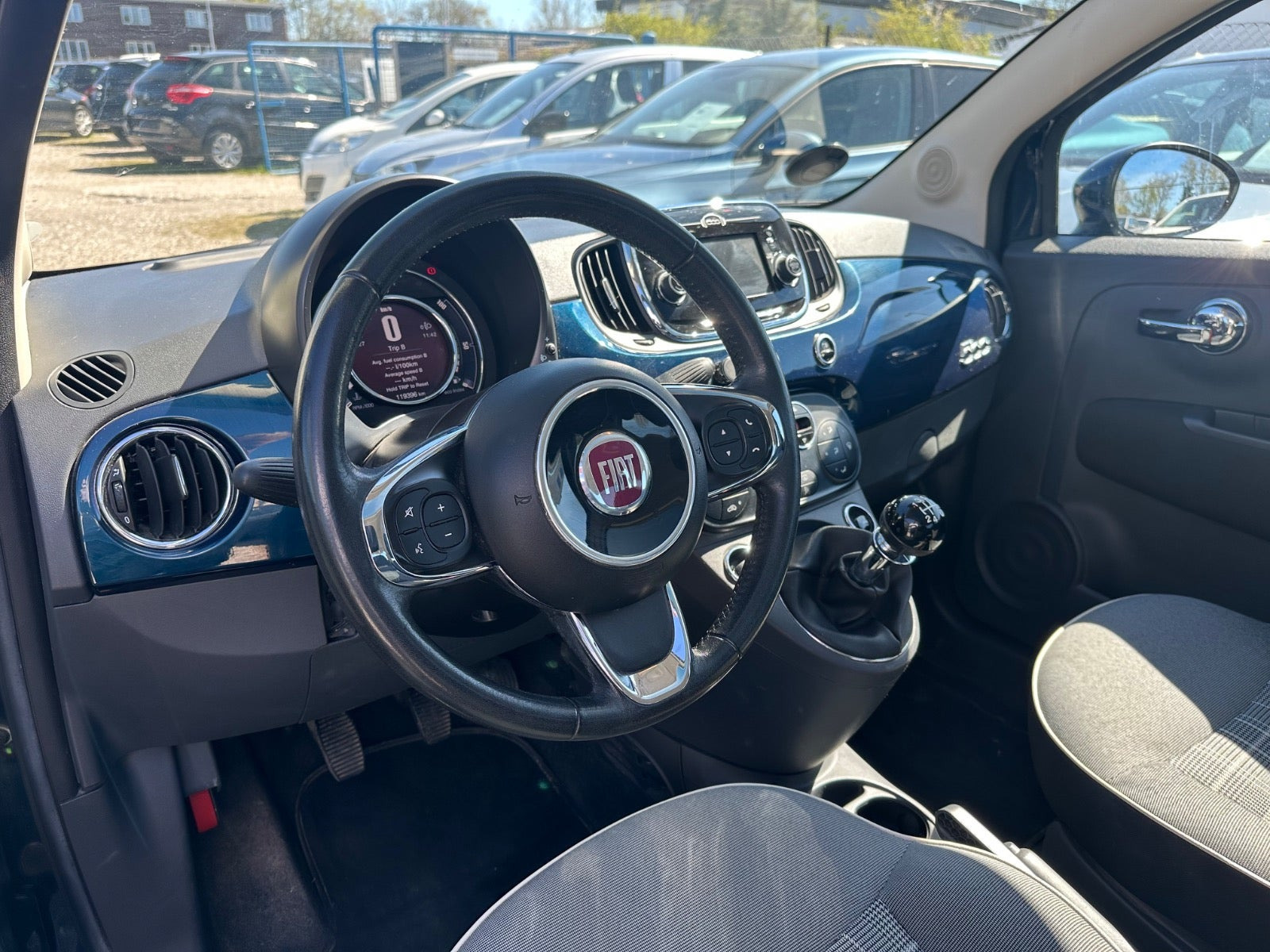 Blå Fiat 500 fra 2016