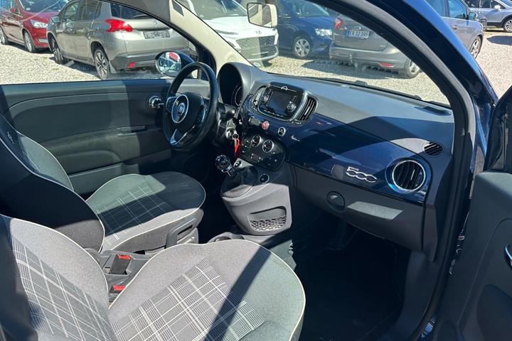 Blå Fiat 500 fra 2016