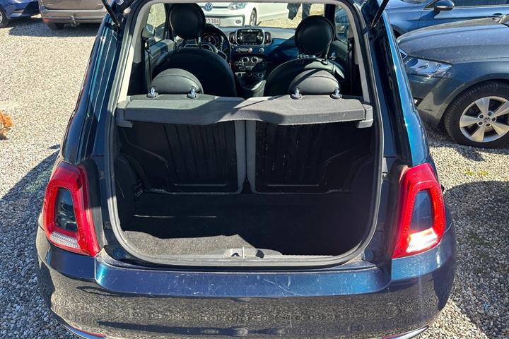 Blå Fiat 500 fra 2016