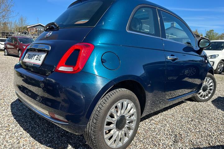 Blå Fiat 500 fra 2016