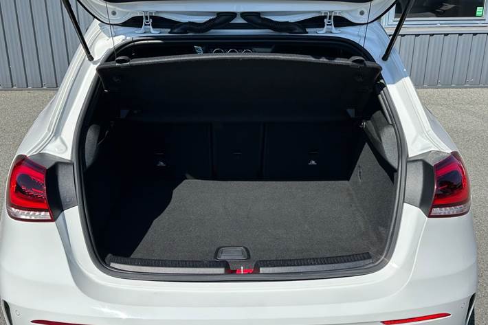 Hvid Mercedes A250 e fra 2021