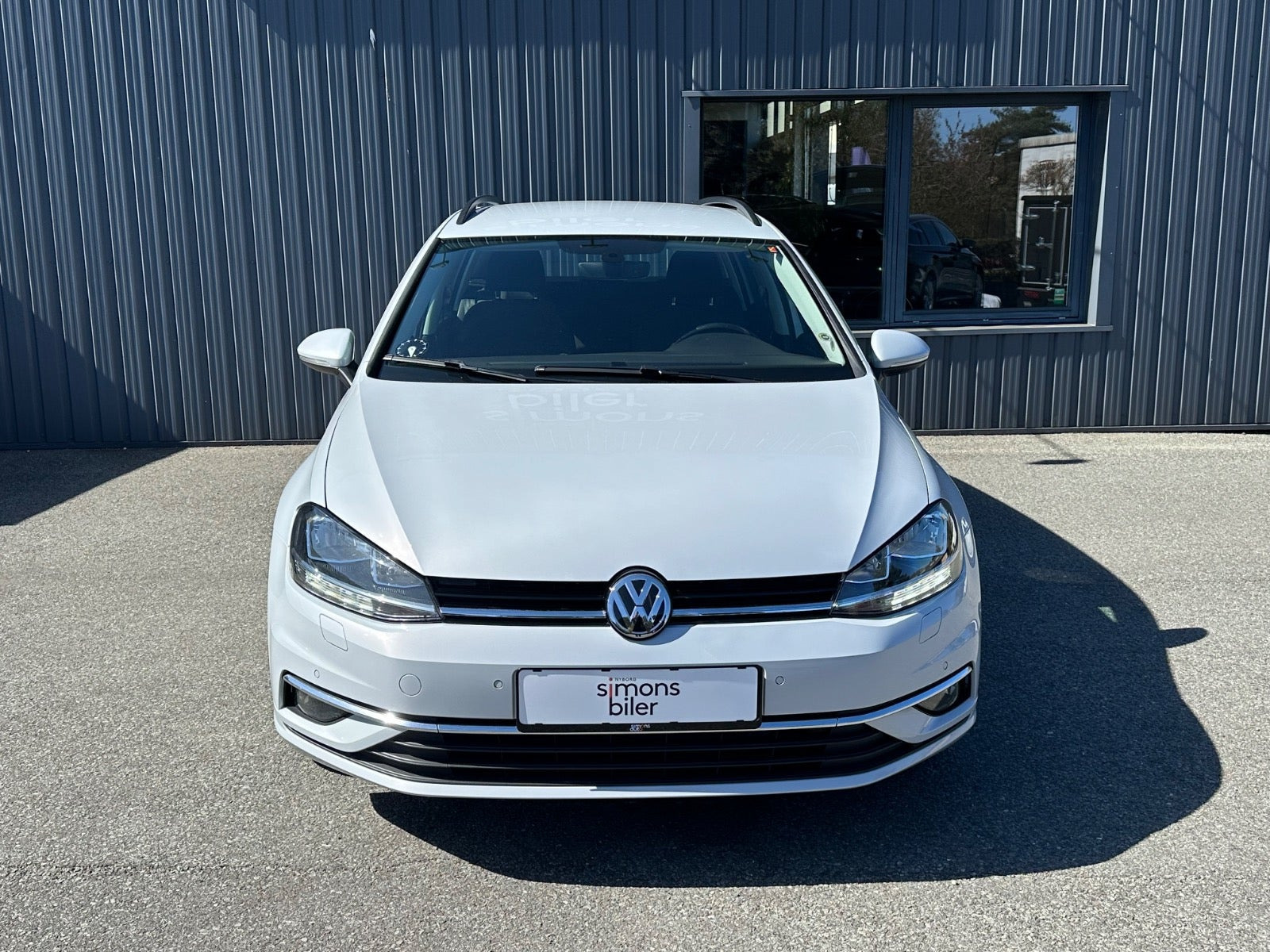 Hvid VW Golf VII fra 2017