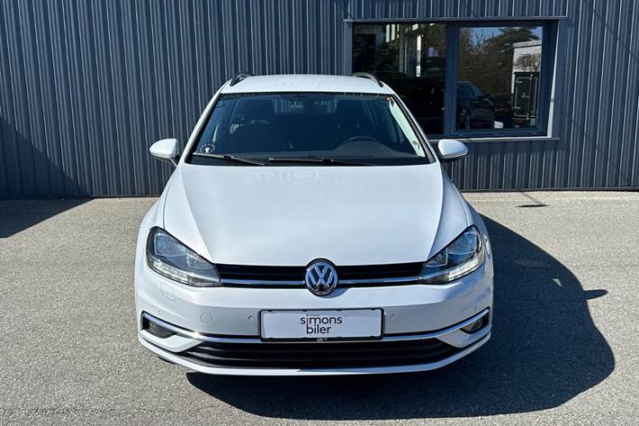 Hvid VW Golf VII fra 2017
