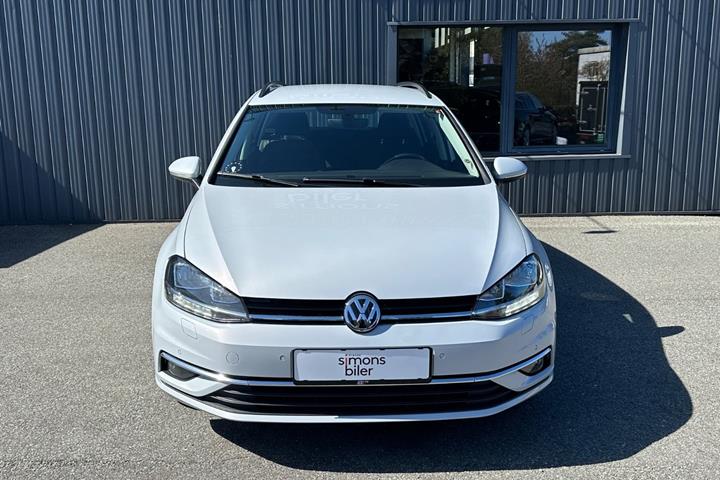 Hvid VW Golf VII fra 2017
