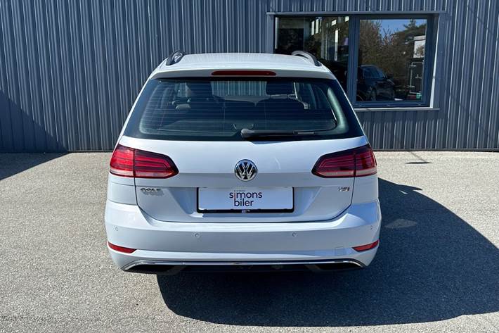 Hvid VW Golf VII fra 2017