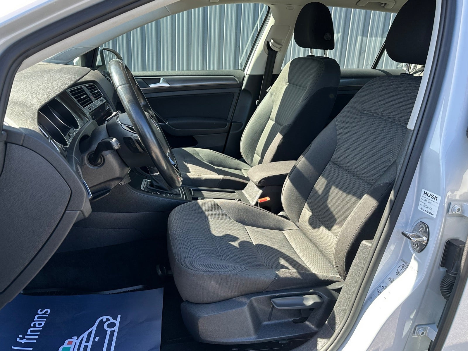 Hvid VW Golf VII fra 2017