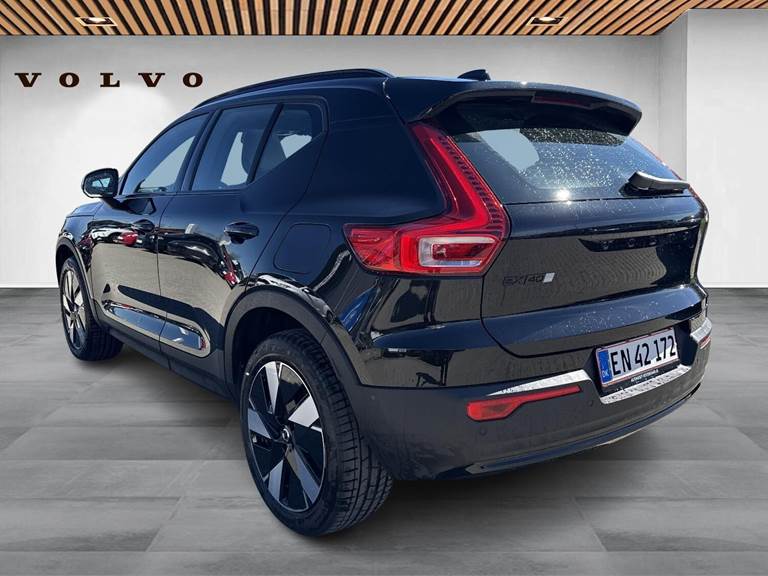 Volvo EX40 Extended Range Black Edition