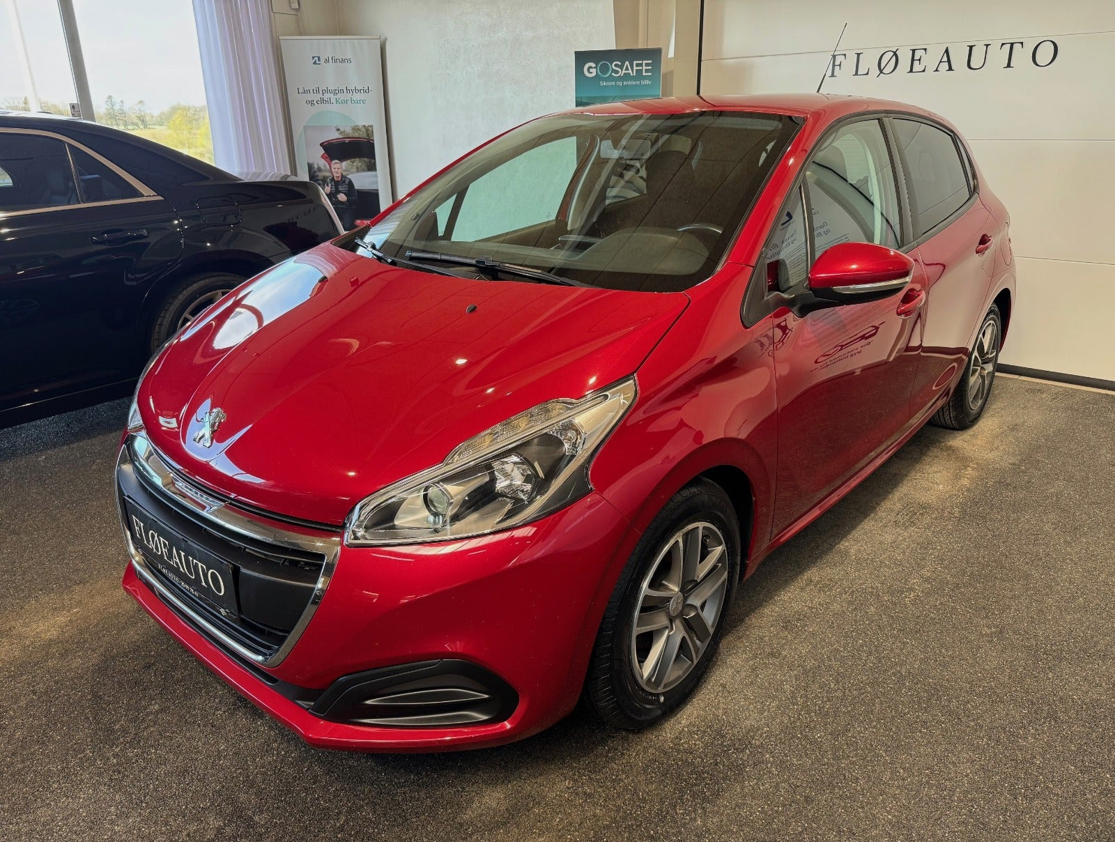 Grå Peugeot 208 fra 2018