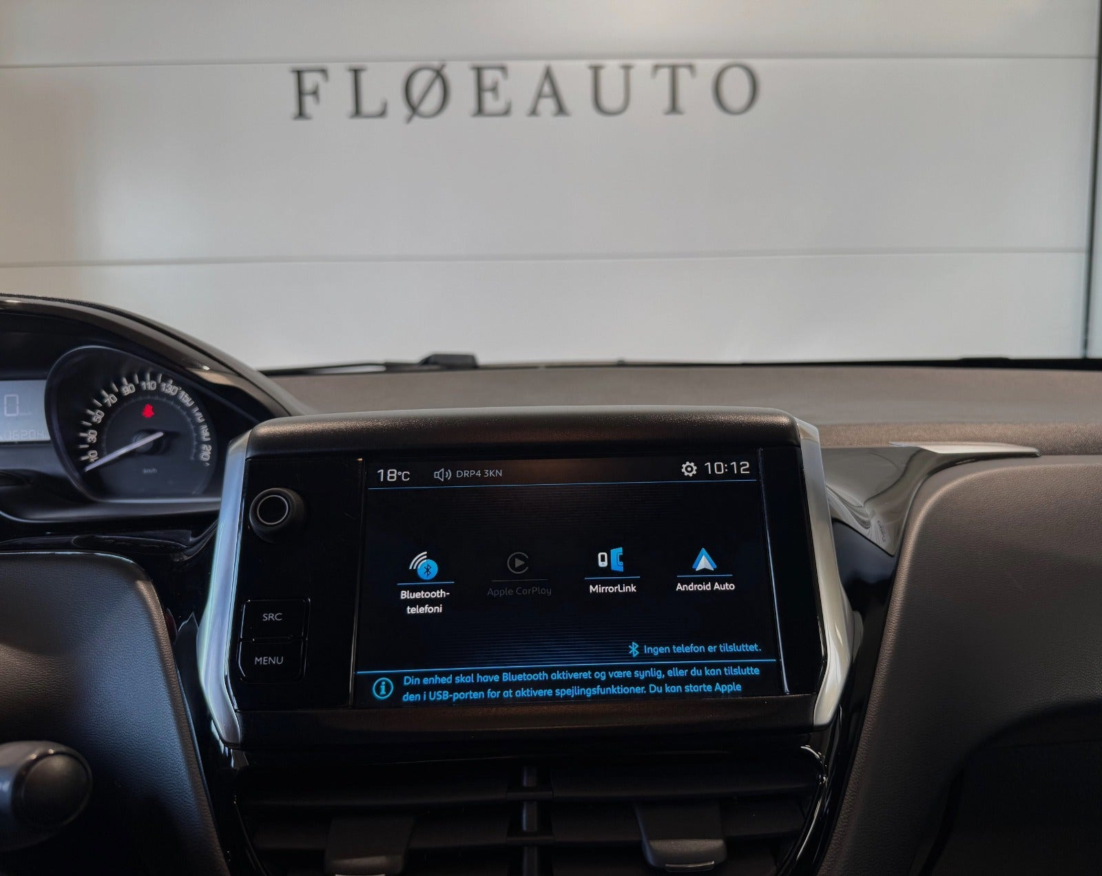 Grå Peugeot 208 fra 2018
